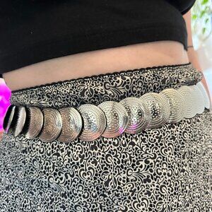 Statement silvertone medallion cinch belt  sz S/M